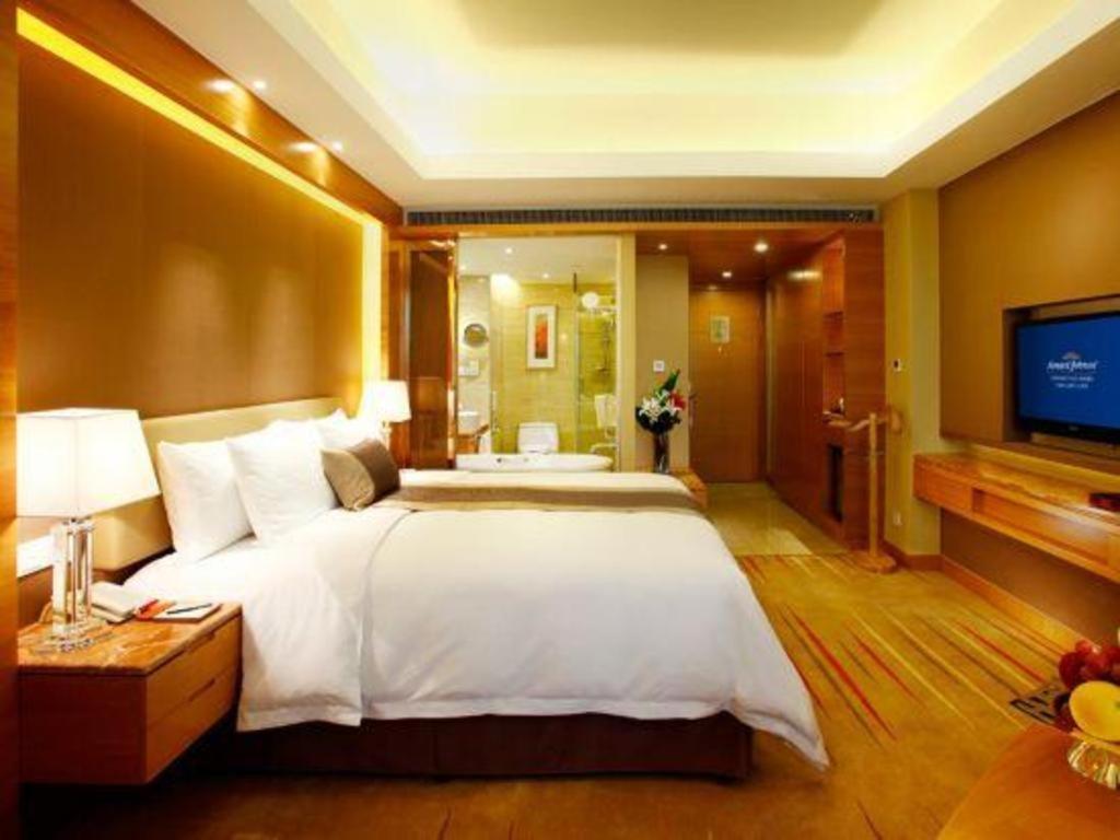 Howard Johnson By Wyndham Sunshine Plaza Ningbo Buitenkant foto