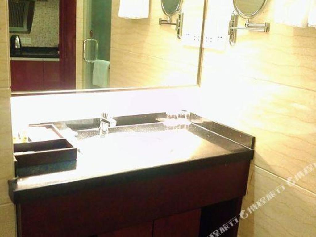 Howard Johnson By Wyndham Sunshine Plaza Ningbo Buitenkant foto